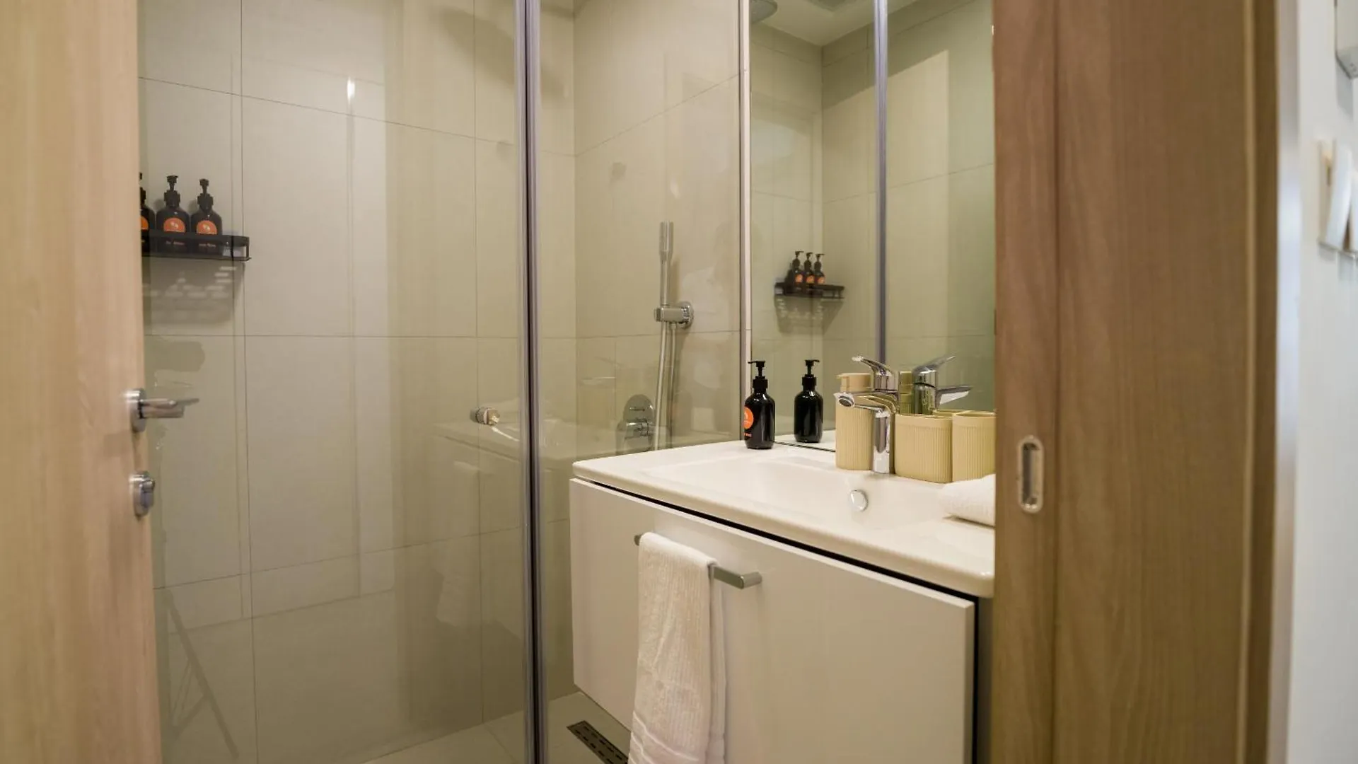 Apartament Easygo- Stylish Stu In Luma 22 Jvc Dubaj 0*,